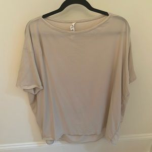 Lululemon Back in Action light tan shirt size 16